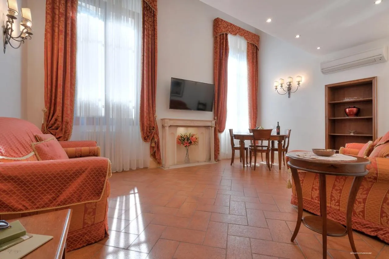 *** Aparthotel First Of Florence Italy