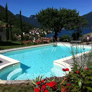 Cherry En Rose , Lezzeno Italy