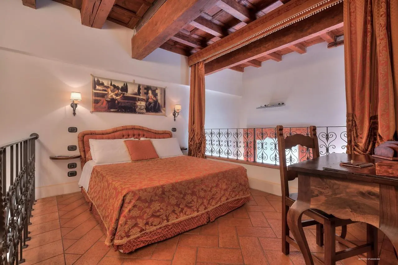 First Of Florence Aparthotel