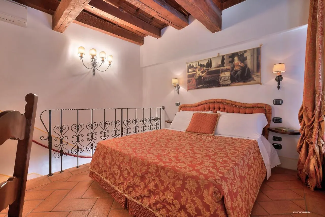 Aparthotel First Of Florence